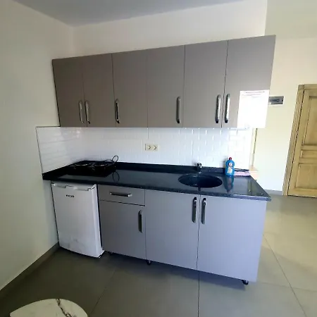 アパート Ressa マルマリス