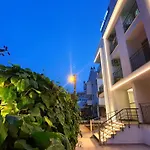 Ressa Hotel *