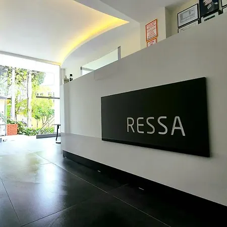 Apartament Ressa *